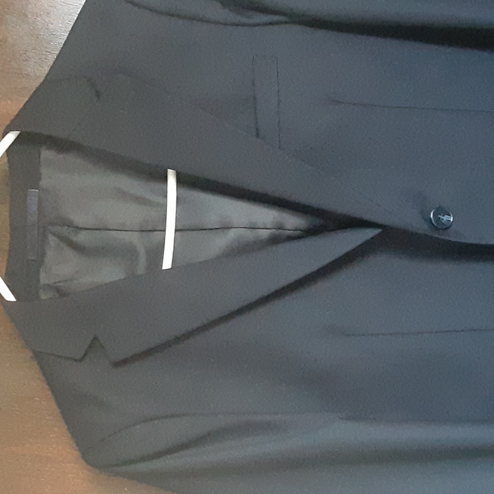 Isaac Mizrahi Boy's Navy Blazer - Picture 9 of 15